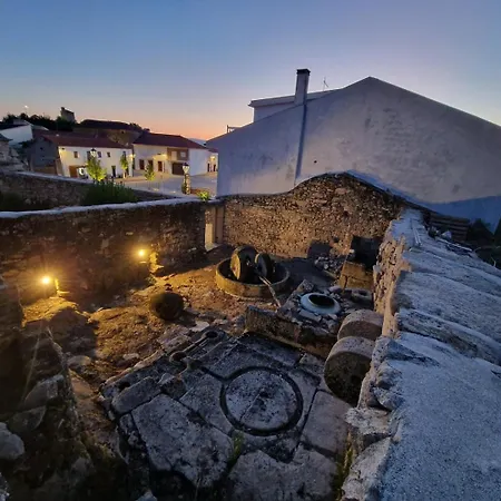 Main House Solar Dos Condes Da Azenha * Fonte Arcada