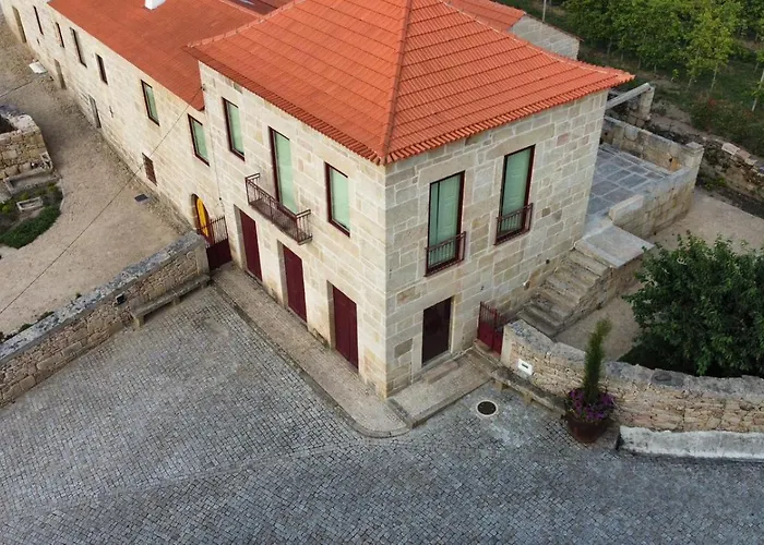 Main House Solar Dos Condes Da Azenha * Fonte Arcada